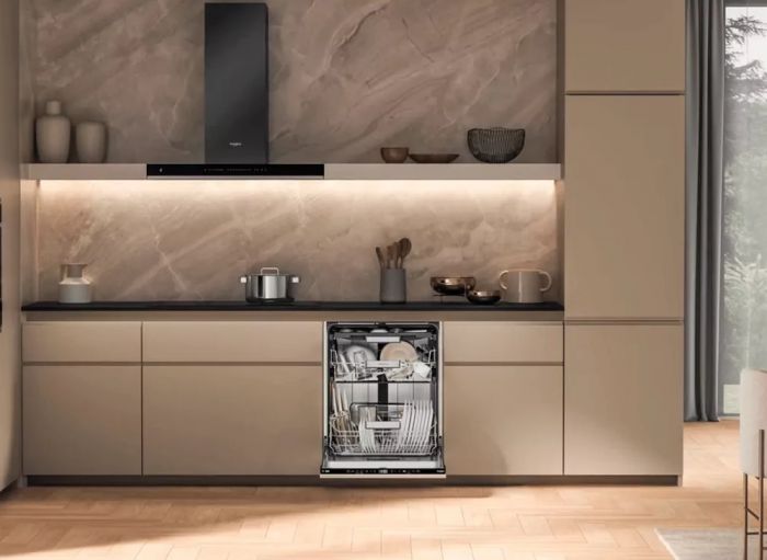 Посудомийна машина Whirlpool вбудовувана, 15компл., A+++, 60см, дисплей, 3й кошик, білий