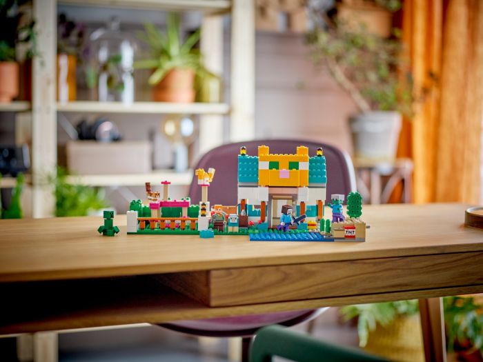 Конструктор LEGO Minecraft Скриня для творчості 4.0