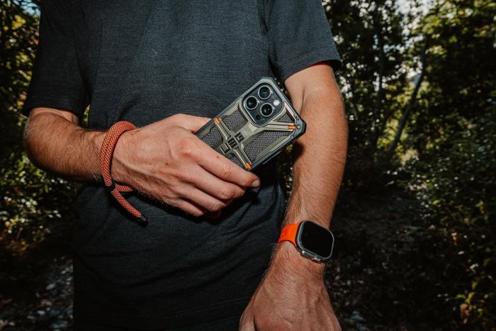 Чохол UAG для Apple iPhone 15 Pro Monarch, Carbon Fiber