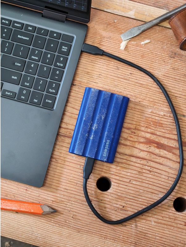 Портативний SSD Samsung 1TB USB 3.2 Gen 2 Type-C T7 Shield