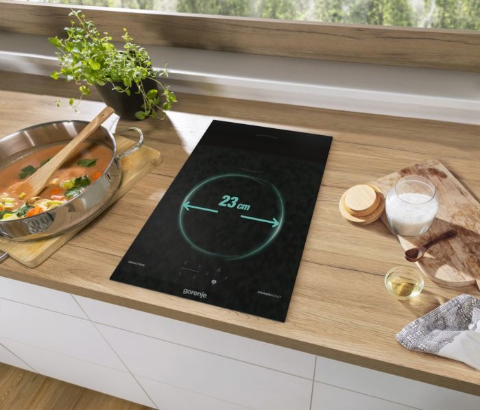 Варильна поверхня Gorenje індукційна, 30см, Доміно, PowerBoost, TouchControl, поєднання конфорок, чорний