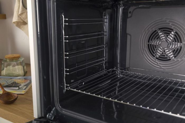 Духова шафа Gorenje електрична, 77л, A+, дисплей, IconLed, пара, макс.темпер.-300, чорний