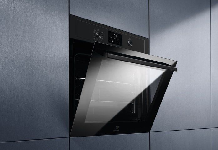 Духова шафа Electrolux електрична, 72л, A+, пара, дисплей, конвекція, піроліз, телескопічні напрямні, чорний