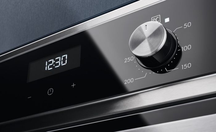 Духова шафа Electrolux електрична, 65л, А, пара, дисплей, конвекція, телескопічні напрямні, чорний+нерж