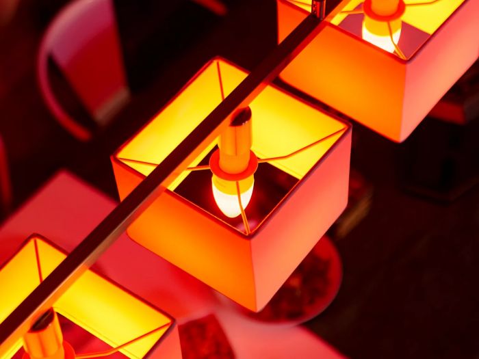Лампа розумна Philips Hue E14, 5.3W(40Вт), 2000K-6500K, RGB, ZigBee, Bluetooth, димування, 2шт