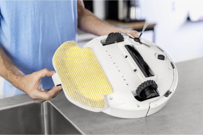 Робот-пилосос Karcher RCV 3, 400Вт, h=9.4см, вологе прибирання, конт пил -0.5л, вода -0.17л, автон. робота до 120хв, вага-3.7кг, НЕРА, білий
