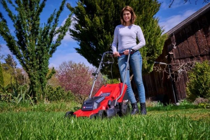 Газонокосарка Einhell GC-EM 1600/37, 1600 Вт, 37 см, 38 л, 20-60 мм, до 700 м2, 10.8 кг