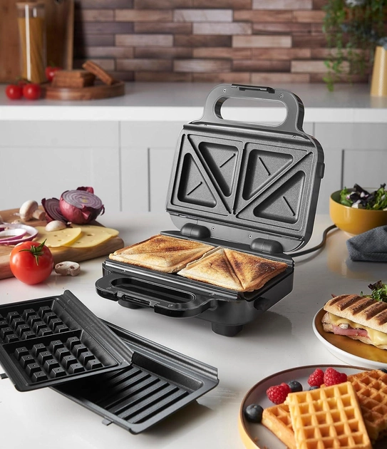 Мультимейкер Russell Hobbs, 750Вт, комплект-3 пластини, алюміній, корпус-нержав.сталь, пластик, чорний-срібний