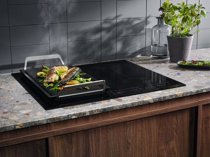 Варильна поверхня Electrolux індукційна, 60см, розширена зона, Hob2Hood, чорний