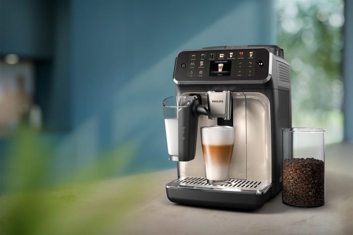 Кавомашина Philips Series 5500, 1.9л, зерно+мелена, автомат.капуч, дисплей, авторецептів -12, чорно-срібний
