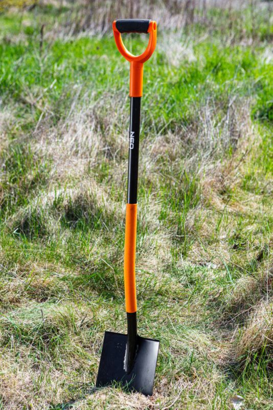Лопата штикова Neo Tools, руків'я металеве D-подібне, 125см, 2.28кг