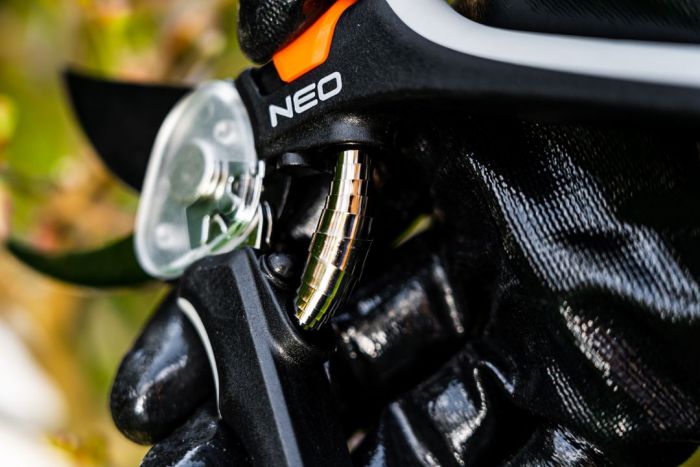 Секатор площинний Neo Tools, d різу 18мм, 200мм, 206г