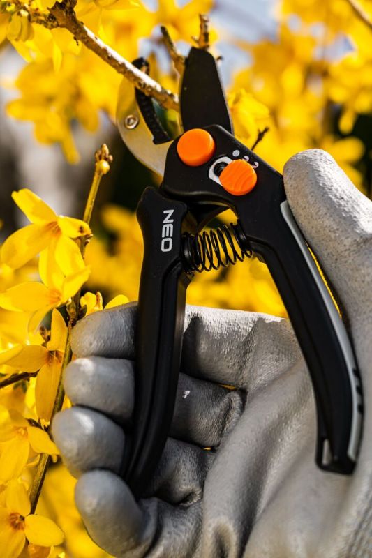 Секатор контактний Neo Tools, d різу 15мм, 185мм, 169г