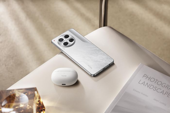 Смартфон TECNO Camon 30 (CL6) 6.78" 8/256ГБ, 2SIM, 5000мА•год, Uyuni Salt White