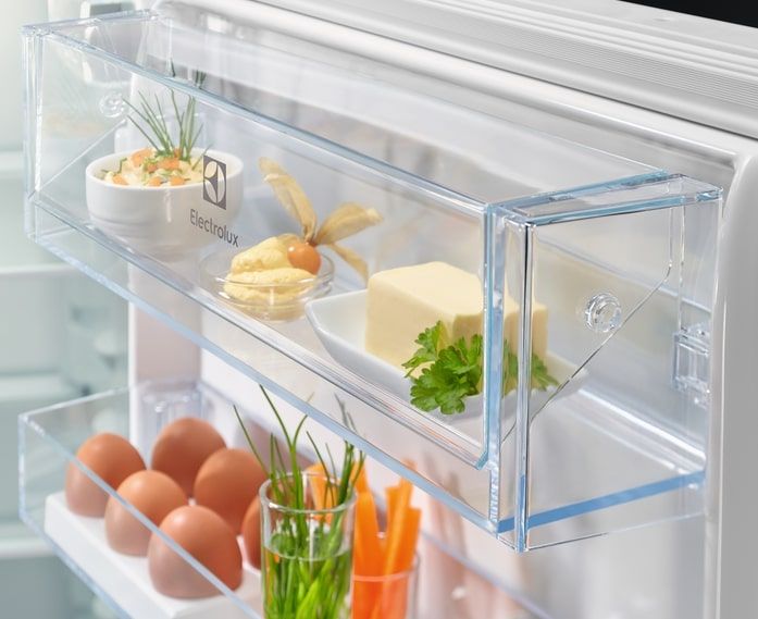 Холодильник Electrolux вбудований з нижн. мороз., 177x54х55, холод.відд.-192л, мороз.відд.-61л, 2дв., А+, Combi, інв., диспл внутр., білий