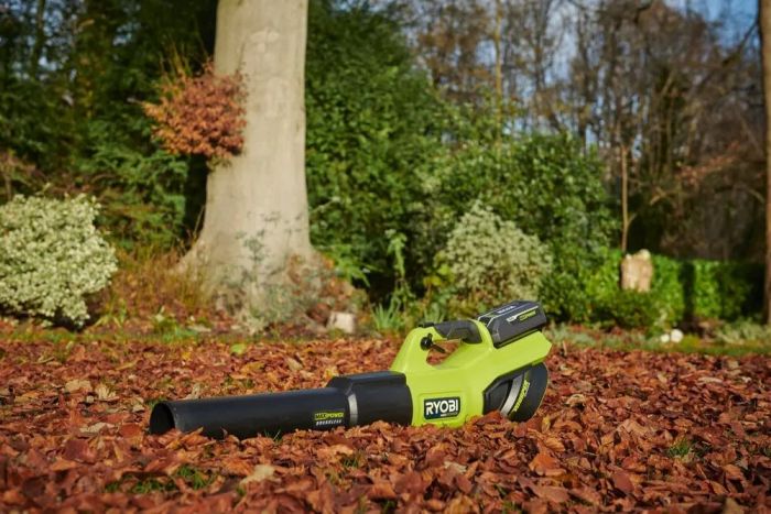Повітродув садовий акумуляторний Ryobi Ryobi RY36BLXB-0 36В MAX POWER 306 км/год 1240 м.куб/год 3кг без АКБ та ЗП