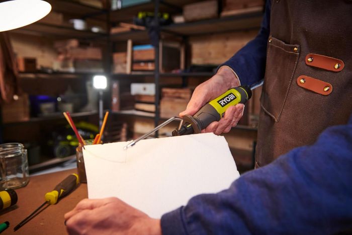 Термоніж Ryobi RHC4-120G акумуляторний 4В USB Lithium 450 градусів 5 змінних насадок АКБ 1х2Аг