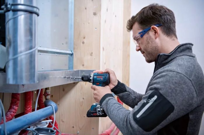 Шурупокрут-дриль ударний акумуляторний Bosch GSR 18V-90 C 18В 36-64Нм 0-2100об·хв кейс 1.1кг без АКБ та ЗП