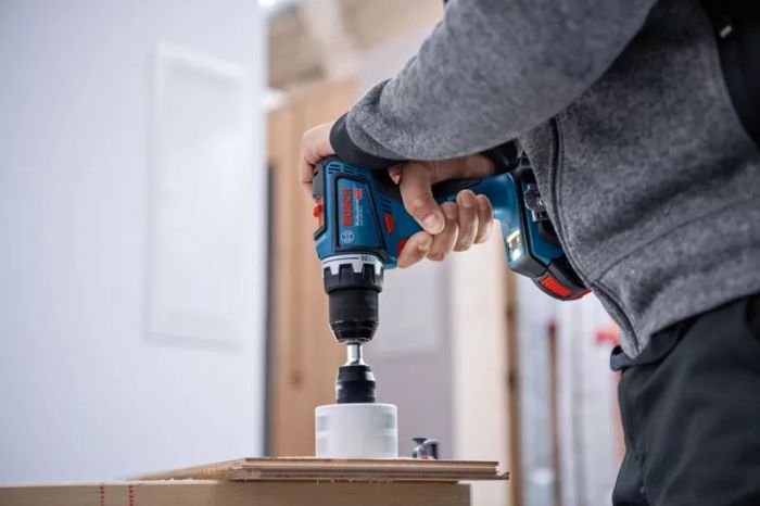 Шурупокрут-дриль ударний акумуляторний Bosch GSR 18V-90 C 18В 36-64Нм 0-2100об·хв кейс 1.1кг без АКБ та ЗП