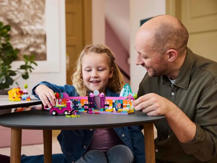 Конструктор LEGO Gabby's Dollhouse Святкова кімната Ґаббі