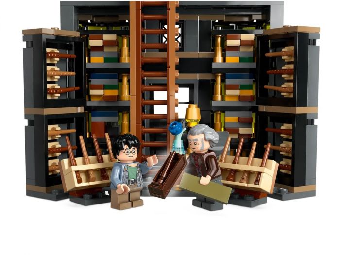 Конструктор LEGO Harry Potter Крамниці Олівандера й мантій від Мадам Малкін