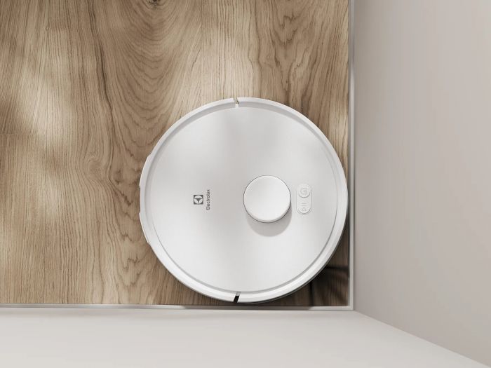 Робот-пилосос Electrolux, h=10см, вологе прибирання, конт пил -0.3л, вода -0.3л, автон. робота до 140хв, Wi-Fi, станція самоочищ., білий