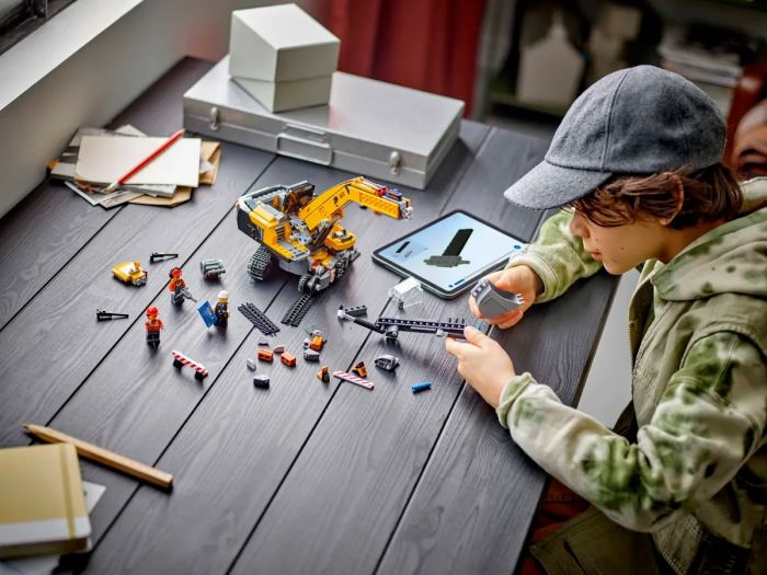 Конструктор LEGO City Жовтий будівельний екскаватор