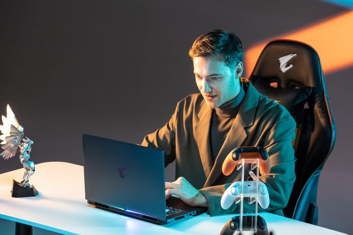Ноутбук AORUS 16X 16.0 QHD, Intel i9-14900HX, 32GB, F1TB, NVD4070-8, DOS, чорний