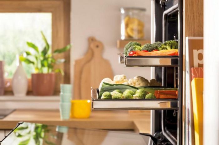 Духова шафа Gorenje електрична, 77л, A+, пара, дисплей, готування на різних рівнях, нерж