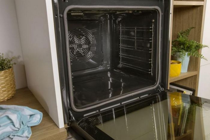 Духова шафа Gorenje електрична, 77л, A+, пара, дисплей, готування на різних рівнях, нерж