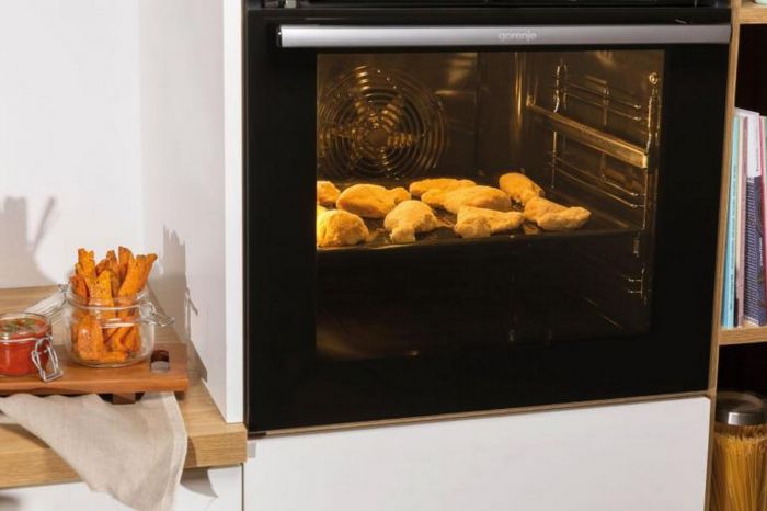 Духова шафа Gorenje електрична, 77л, A+, пара, дисплей, готування на різних рівнях, нерж