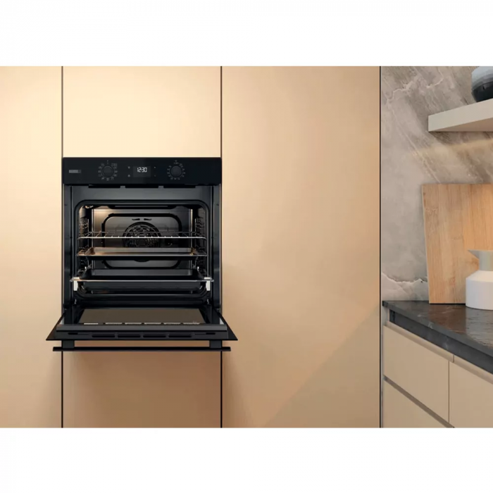 Духова шафа Whirlpool електрична, 71л, A+, дисплей, конвекція, телескопічні напрямні, пара, чорний