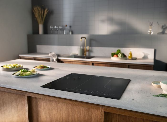 Варильна поверхня Electrolux індукційна, 60см, розширена зона, датчик кипіння, датчик смаження, Hob2Hood, чорний