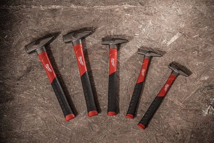 Молоток слюсарний Milwaukee 800г 35.5см руків'я скловолокно