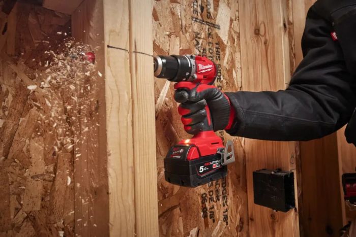 Шурупокрут-дриль акумуляторний Milwaukee M18 BLPDRC-502C 18В 2х5А·год М12-М18 60Нм 0·1700об/хв 1.5кг