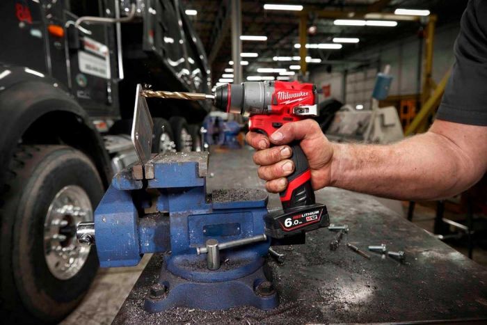 Шурупокрут-дриль акумуляторний Milwaukee M12 FPD2-402X 12В 2х4А·год 45Нм 450·1550об/хв ЗП M12 кейс 1.4кг