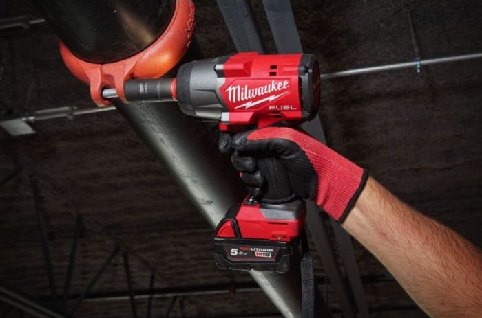 Гайковерт ударний акумуляторний Milwaukee M18 FHIW2F12-502X 18В АКБ 2х5А·год 2034Нм 0-2000об/хв 1/2" ЗП M12-18FC кейс 3.4кг