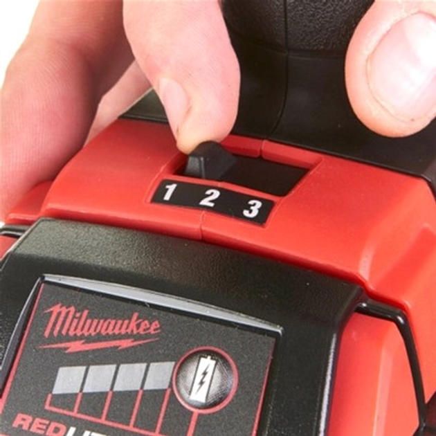 Гвинтоверт ударний акумуляторний Milwaukee M18 BLID2-0X 18В 1700-3400об/хв 180Нм кейс 1.7кг без АКБ та ЗП