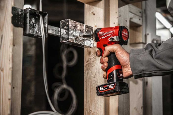 Гвинтоверт ударний акумуляторний Milwaukee M12 FID2-0 12В 3600об/хв 170Нм 1/4" 1.09кг без АКБ та ЗП