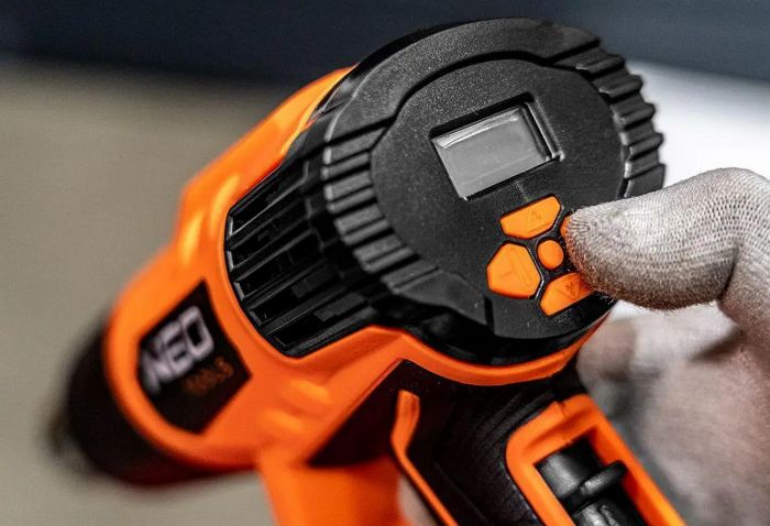 Фен будівельний Neo Tools 2000Вт 70-600°C 300/500л·хв 0.77кг