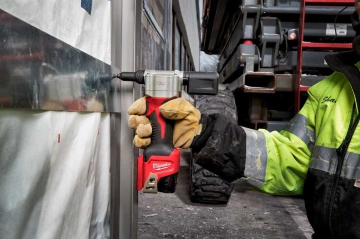 Заклепочник акумуляторний Milwaukee M12 BPRT-201X 12В АКБ 1x2А·год ЗП C12C 2.4мм 3.2мм 4.0мм 4.8мм 2.1кг кейс