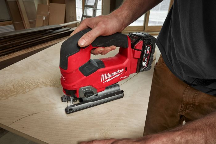 Лобзик акумуляторний Milwaukee M18 FJS-0X 18В 3500об/хв хід 25мм кейс 2.9кг без АКБ та ЗП