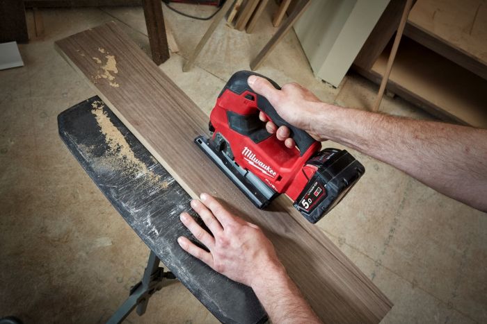 Лобзик акумуляторний Milwaukee M18 FJS-0X 18В 3500об/хв хід 25мм кейс 2.9кг без АКБ та ЗП