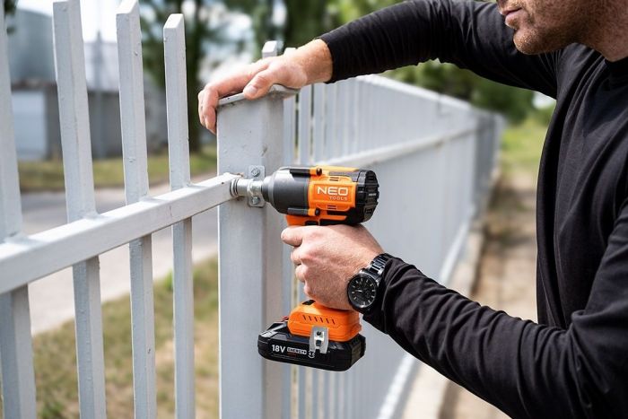 Гайковерт ударний Neo Tools Energy+ 18В безщітковий 2400об·хв 850Нм 1/2" 3 швидкості 1.8кг без АКБ та ЗП