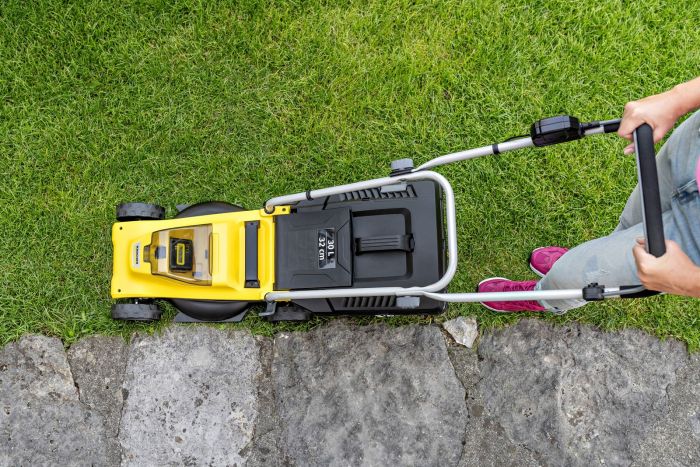 Газонокосарка акумуляторна Karcher LMO 2-18 Battery 18В 32см  акб 1х5А·год 25-60мм