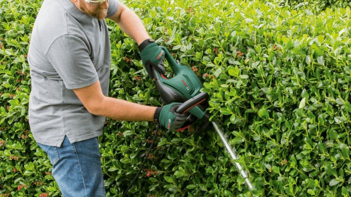 Кущоріз Bosch UniversalHedgeCut 50 480Вт 50см крок різу 26мм 3.67 кг