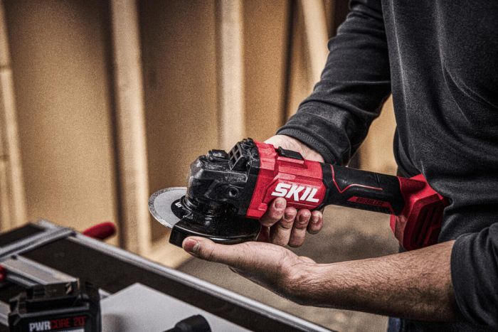 Шліфмашина кутова акумуляторна SKIL 3923 CA 125мм 20В безщіткова 10000об/хв плав. пуск 1.63кг без АКБ та ЗП