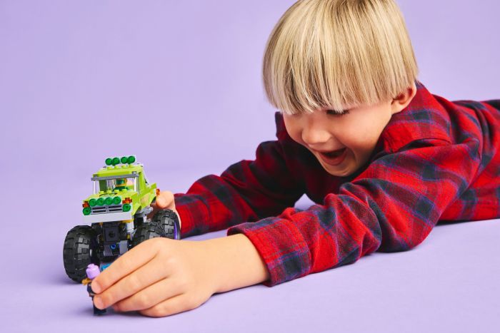Конструктор LEGO Super Heroes Вантажівка Халка проти Таноса