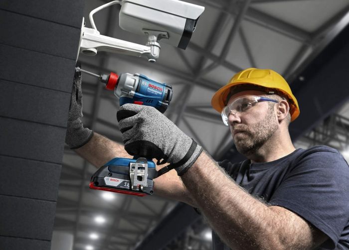 Гайковерт ударний Bosch GDX 18V-285 18В 2x4А·год до 3600об·хв 285Нм квадрат 1/2" ЗП кейс 1.1кг