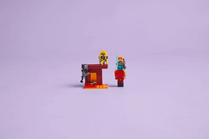 Конструктор LEGO Minecraft Битва з лавою у Незері